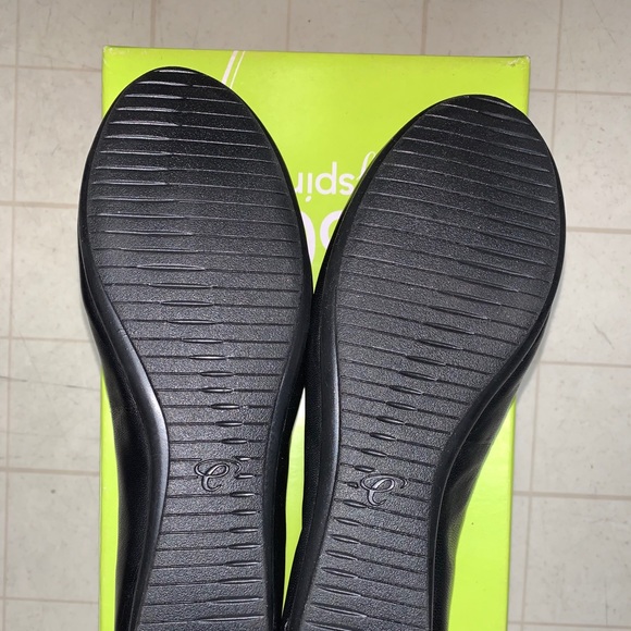 Easy Spirit Black Leather Flats Size 6.5 Medium - Picture 3 of 5